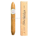 John Aylesbury Santo Domingo Figurado Zigarre mit Holzkiste liegend auf weißem Hintergrund elegant präsentiert
